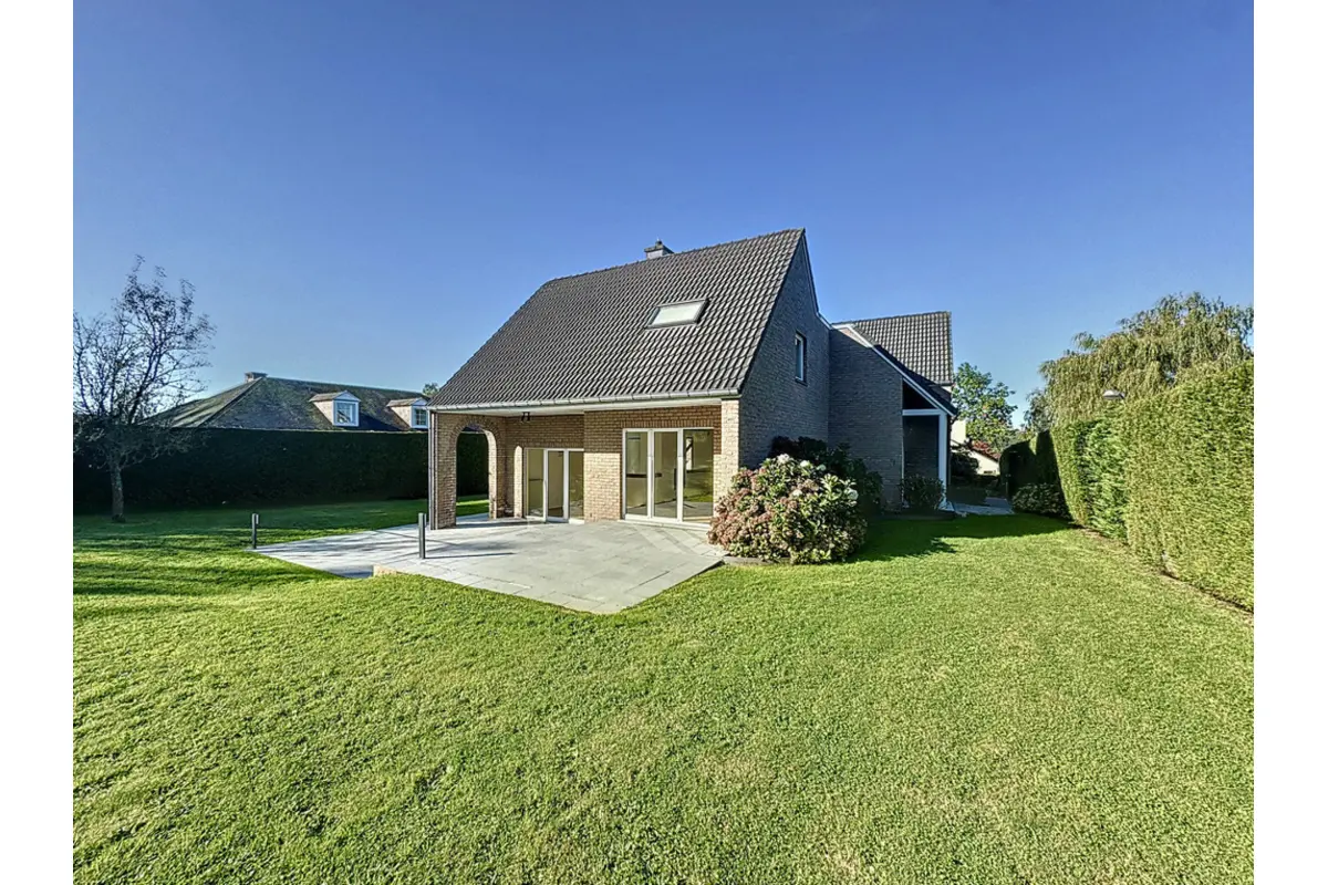 Huis te  huur in Waterloo 1410 3000.00€ 5 slaapkamers 350.00m² - Zoekertje 740693