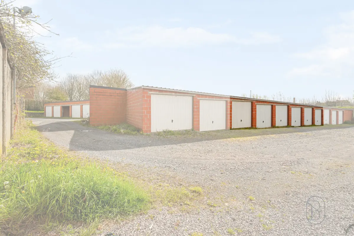 Parking / garage à vendre à Renaix 9600 140000.00€  chambres m² - annonce 740231