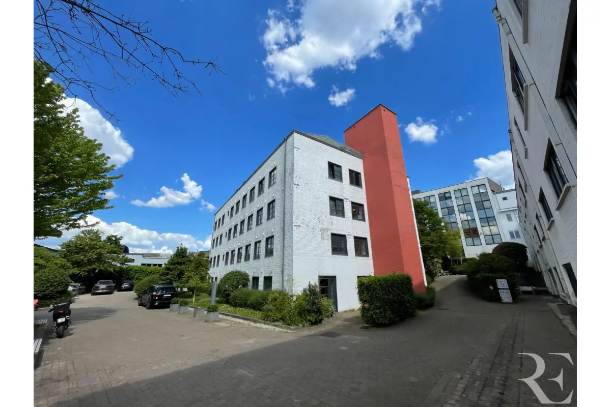 Commerce à vendre à Uccle 1180 5850000.00€  chambres 3888.00m² - annonce 740142