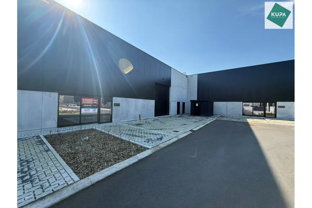 Commerce à vendre à Hooglede 8830 1035718.00€  chambres 705.00m² - annonce 740595