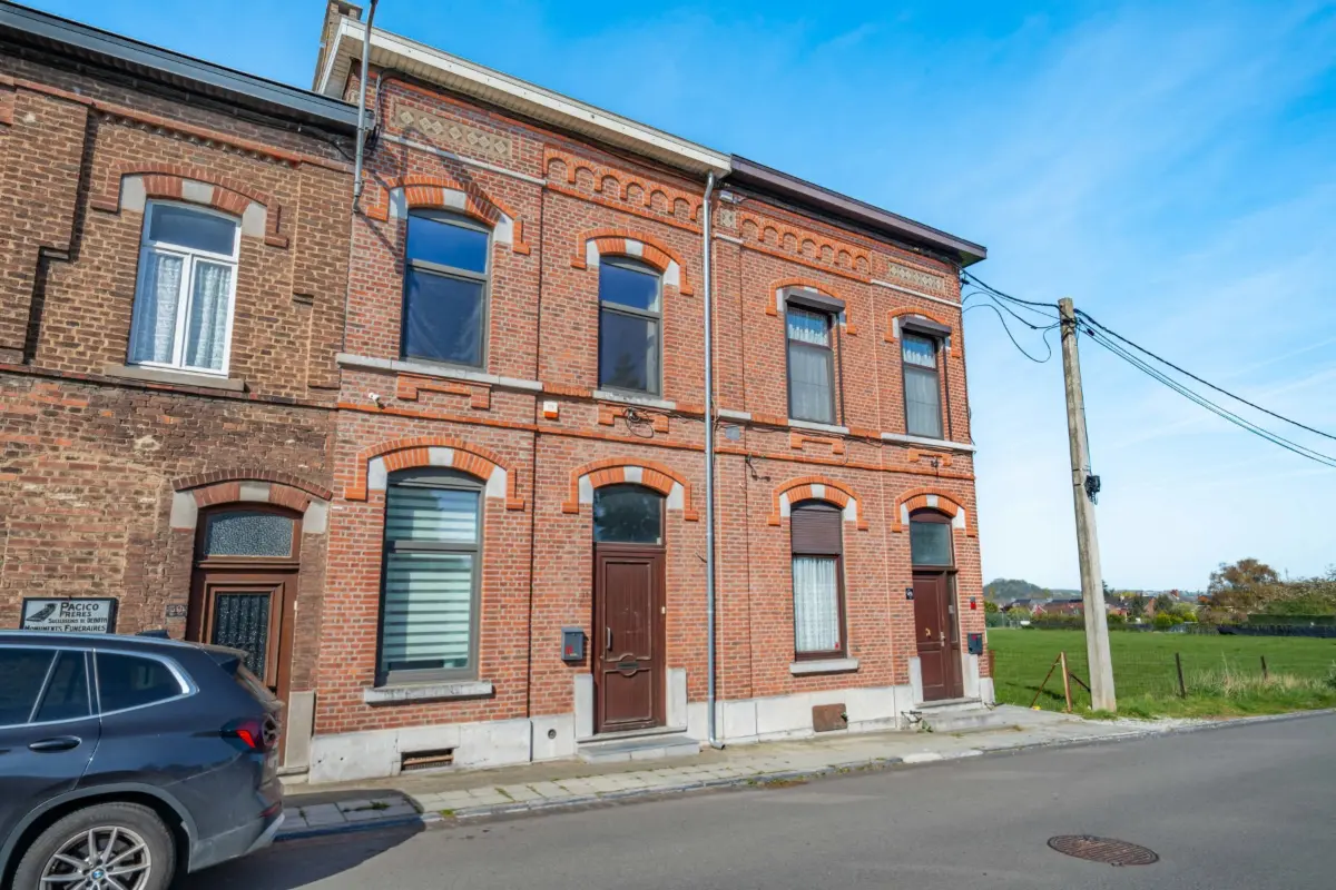 Huis te  koop in Mont-sur-Marchienne 6032 160000.00€ 3 slaapkamers 105.00m² - Zoekertje 740176