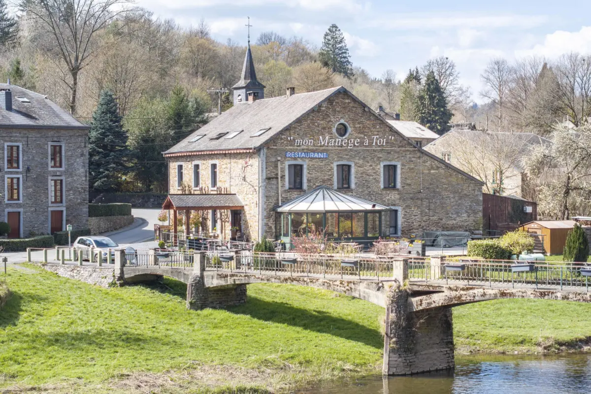 Commerce à vendre à Mouzaive 5550 490000.00€  chambres 100.00m² - annonce 740127