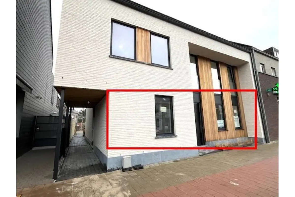 Rez-de-chaussée à louer à Lille 2275 1175.00€ 2 chambres 100.78m² - annonce 741258