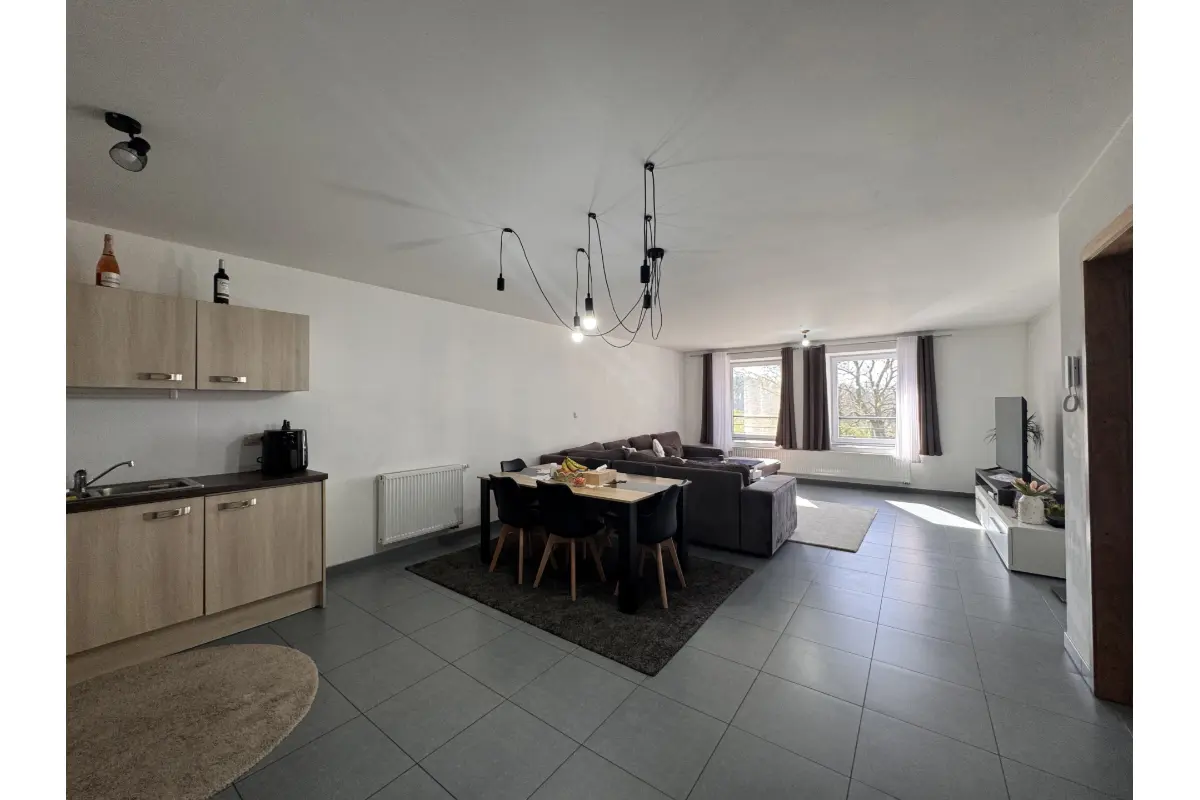 Appartement te  huur in Neufchâteau 6840 650.00€ 2 slaapkamers 85.00m² - Zoekertje 741126