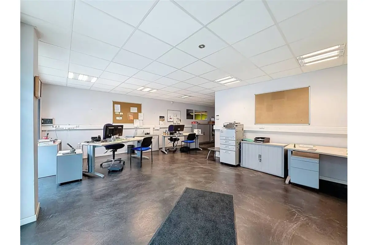 Commerce à vendre à Ciney 5590 169000.00€  chambres 83.00m² - annonce 741442