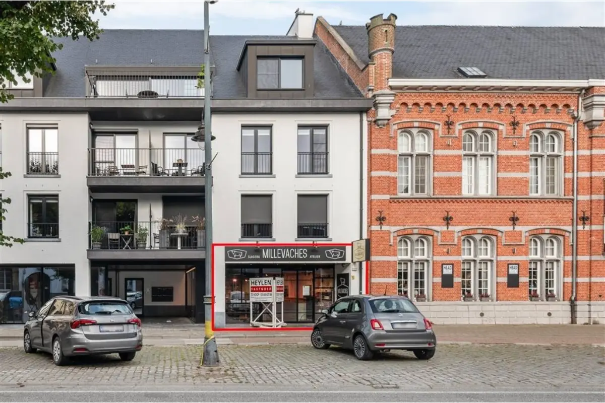 Handelszaak te  koop in Hoogstraten 2320 795000.00€  slaapkamers 370.00m² - Zoekertje 741936