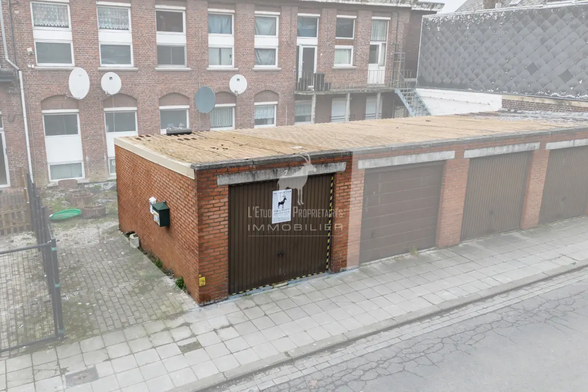 Parking & garage te  koop in Charleroi 6000 9999.00€  slaapkamers m² - Zoekertje 741662