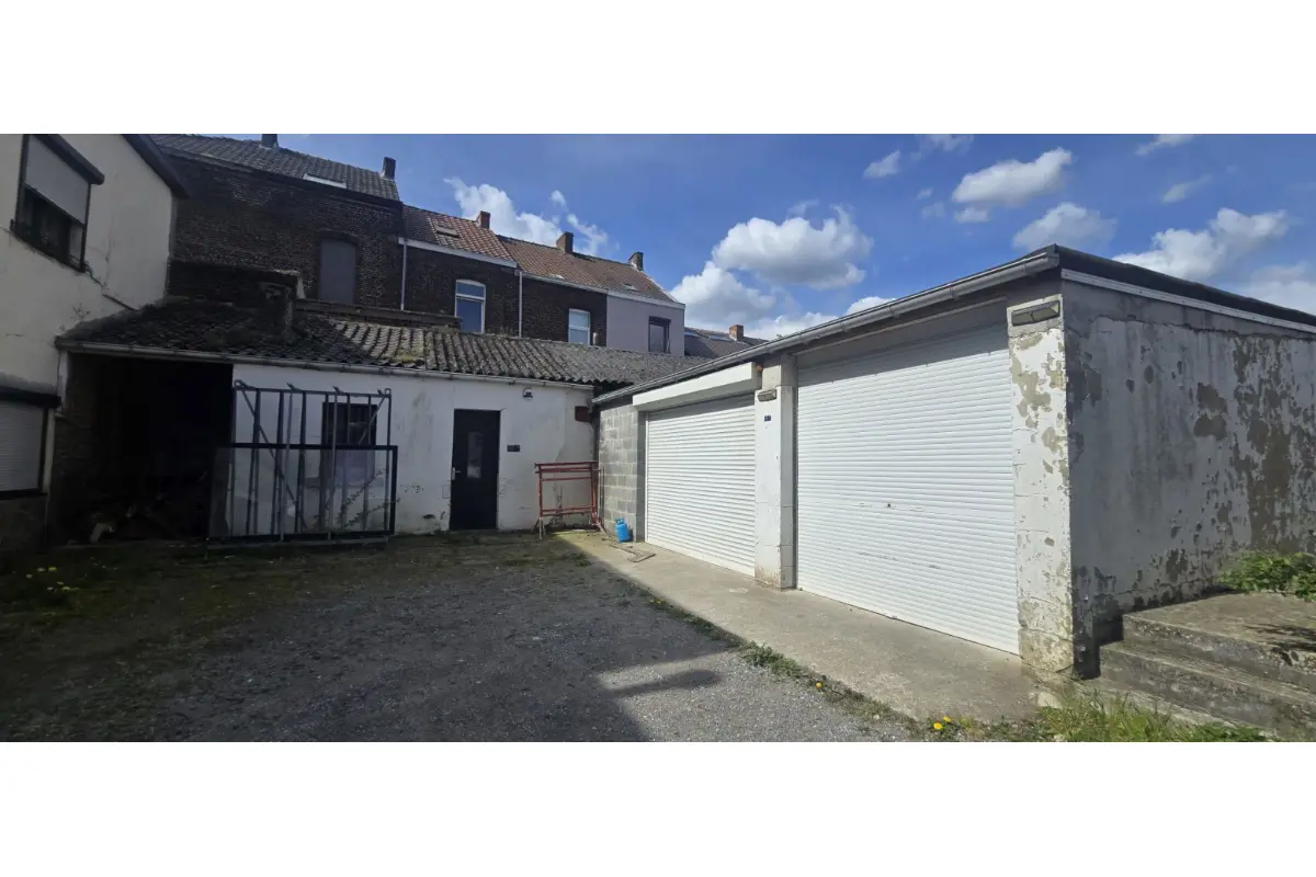 Parking & garage te  koop in Couillet 6010 50000.00€  slaapkamers m² - Zoekertje 742191