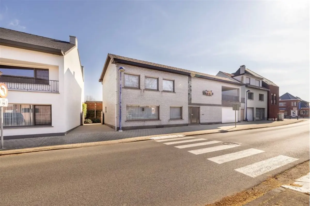 Handelszaak te  koop in Hulshout 2235 295000.00€ 5 slaapkamers 286.00m² - Zoekertje 741917