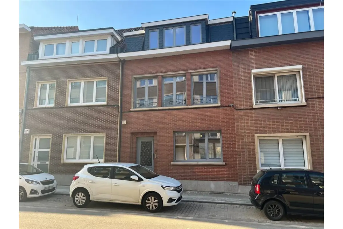 Maison à  à Woluwe-Saint-Lambert 1200 2200.00€ 4 chambres 150.00m² - annonce 741784