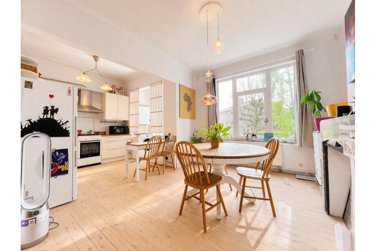 Appartement te  huur in Ukkel 1180 1200.00€ 1 slaapkamers 81.00m² - Zoekertje 741834