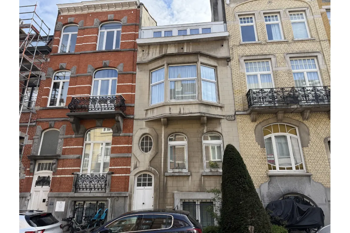 Maison à  à Woluwe-Saint-Pierre 1150 725000.00€ 5 chambres 275.00m² - annonce 742235