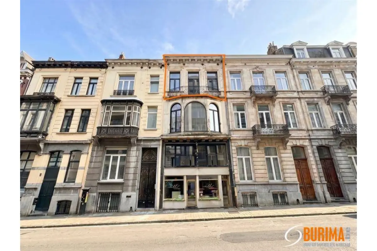 Appartement te  koop in Brussel 1000 350000.00€ 3 slaapkamers 100.00m² - Zoekertje 742935