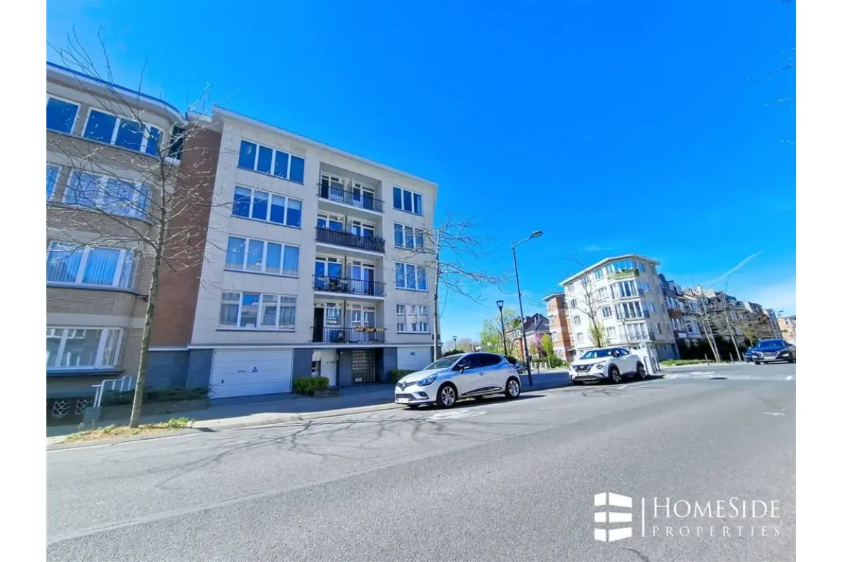 Appartement te  huur in Schaarbeek 1030 1250.00€ 2 slaapkamers 80.00m² - Zoekertje 742620