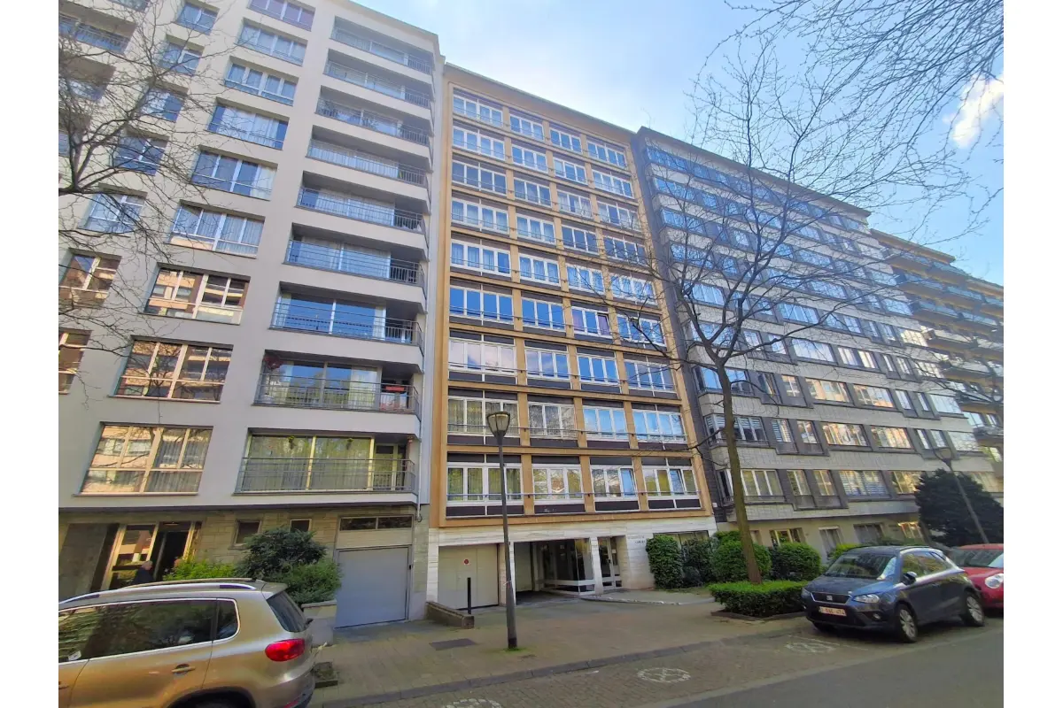 Appartement te  koop in Koekelberg 1081 240000.00€ 2 slaapkamers 91.00m² - Zoekertje 742775
