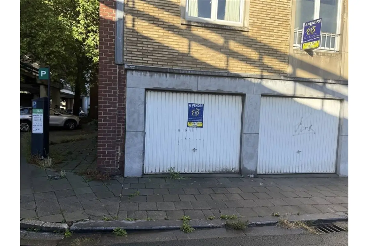 Parking & garage te  huur in Charleroi 6000 75.00€  slaapkamers m² - Zoekertje 742914