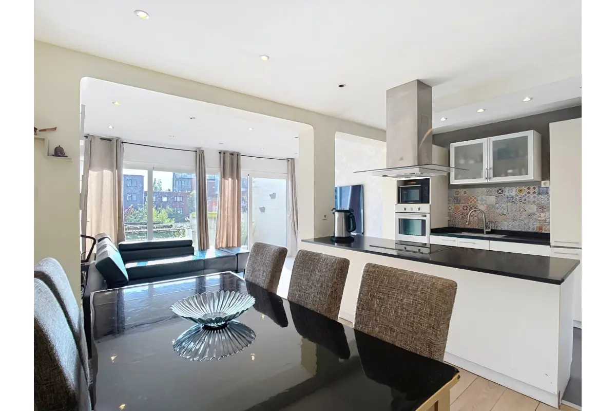 Appartement te  in Neder-Over-Heembeek 1120 239000.00€ 2 slaapkamers 75.00m² - Zoekertje 743274
