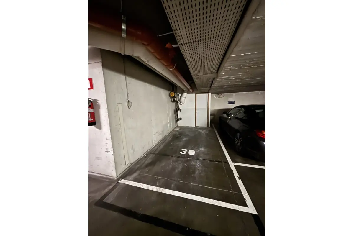 Parking à louer à Ixelles 1050 120.00€  chambres m² - annonce 742744