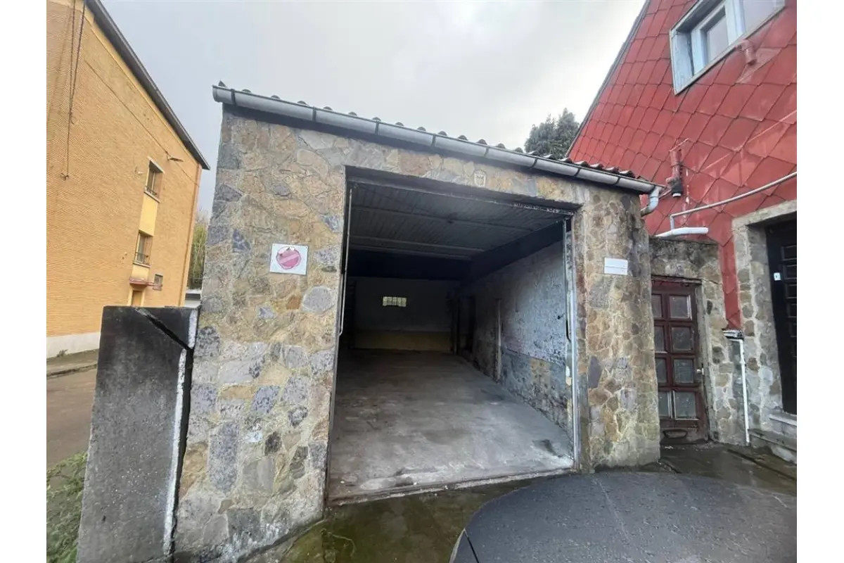 Parking & garage te  huur in Lodelinsart 6042 250.00€  slaapkamers m² - Zoekertje 742916