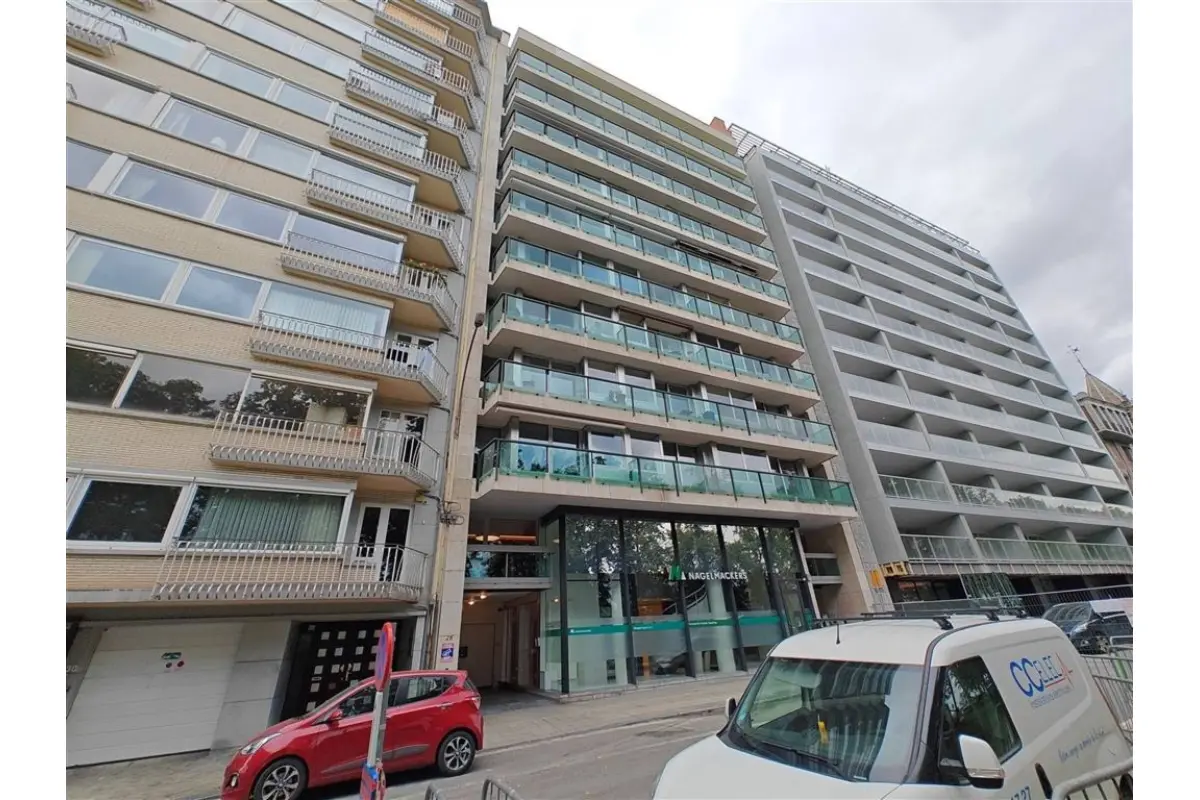 Parking & garage te  huur in Luik 4000 125.00€  slaapkamers m² - Zoekertje 742840