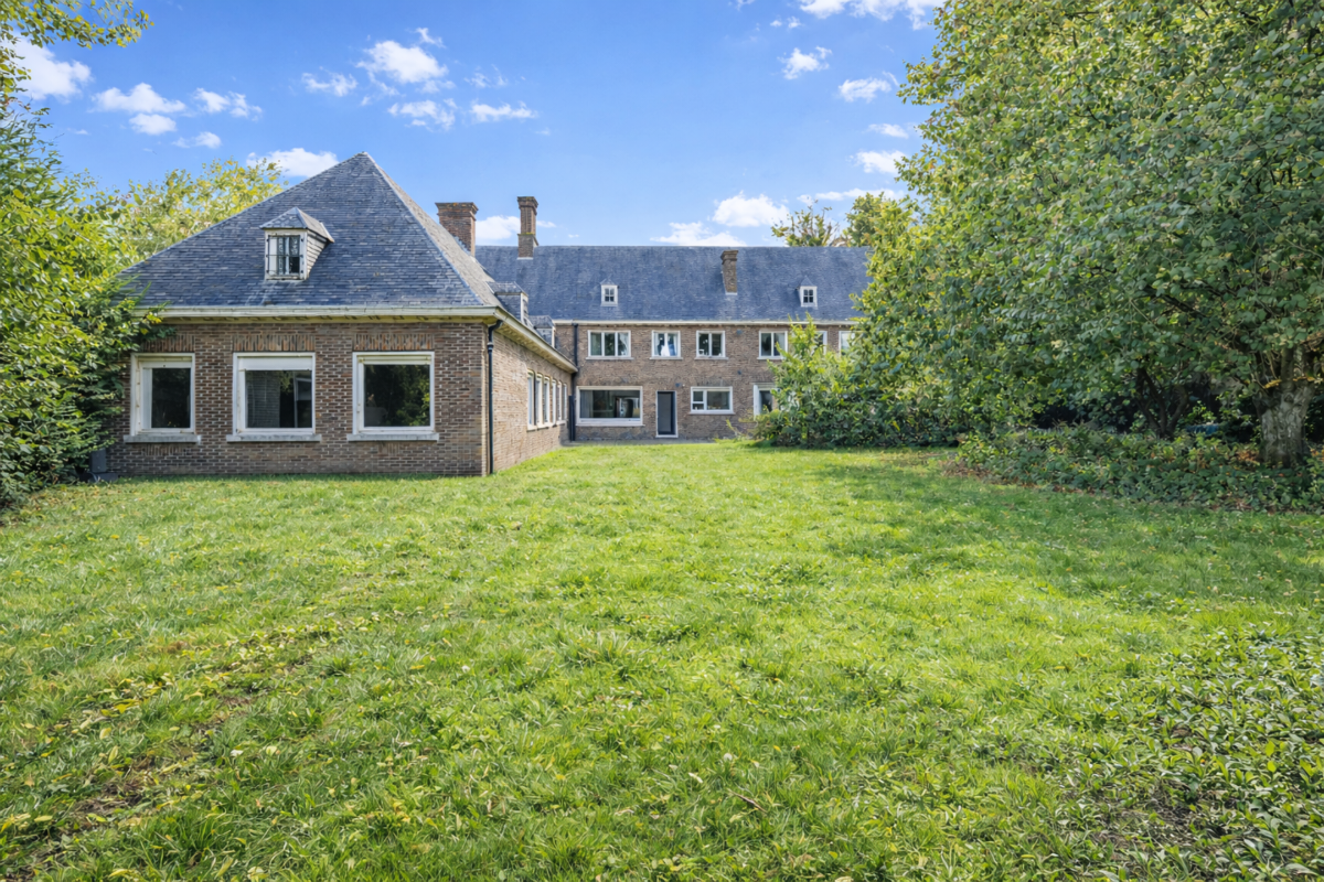 Villa te  koop in Roeselare 8800 699000.00€ 8 slaapkamers 669.00m² - Zoekertje 742558