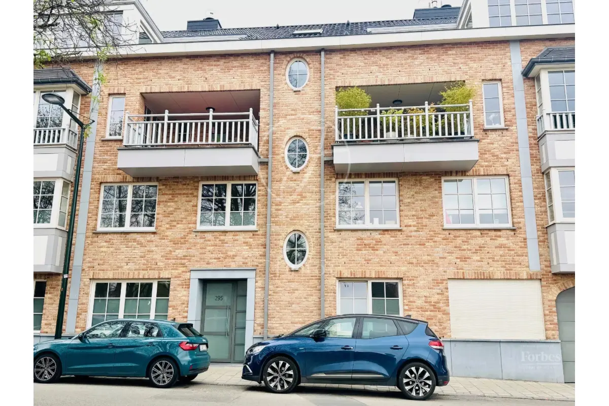 Appartement te  huur in Ukkel 1180 2050.00€ 3 slaapkamers 123.00m² - Zoekertje 742757