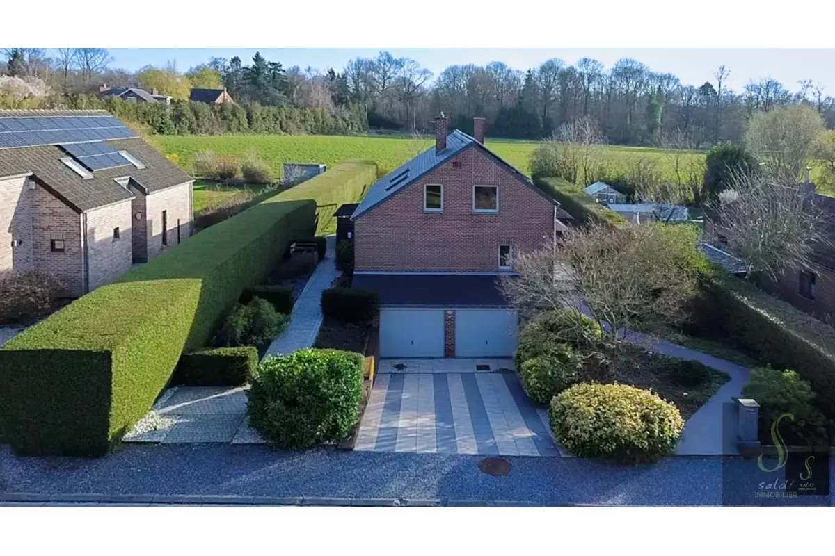 Villa te  koop in Vellereille-les-Brayeux 7120 395000.00€  slaapkamers m² - Zoekertje 743427