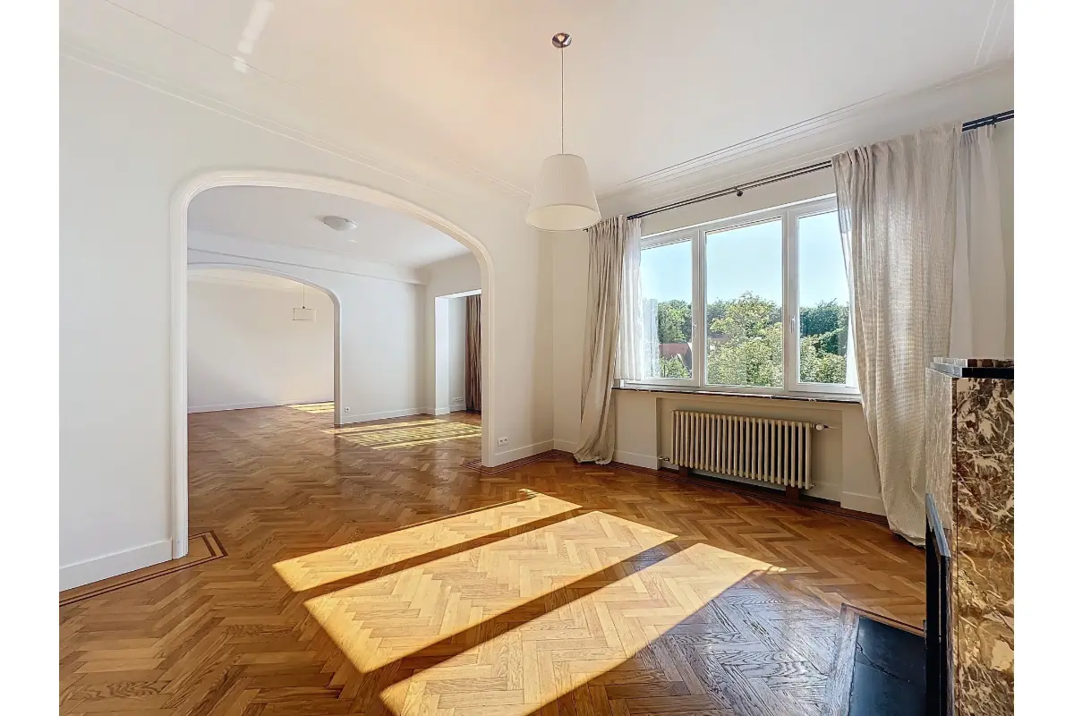 Appartement te  huur in Brussel 1000 2700.00€ 3 slaapkamers 228.00m² - Zoekertje 742545
