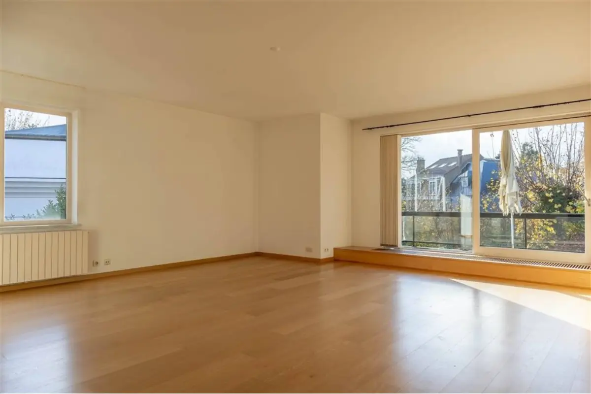 Appartement te  huur in Ukkel 1180 1750.00€ 3 slaapkamers 119.00m² - Zoekertje 743754