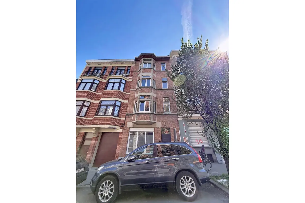 Appartement te  koop in Vorst 1190 220000.00€ 1 slaapkamers 55.00m² - Zoekertje 743833