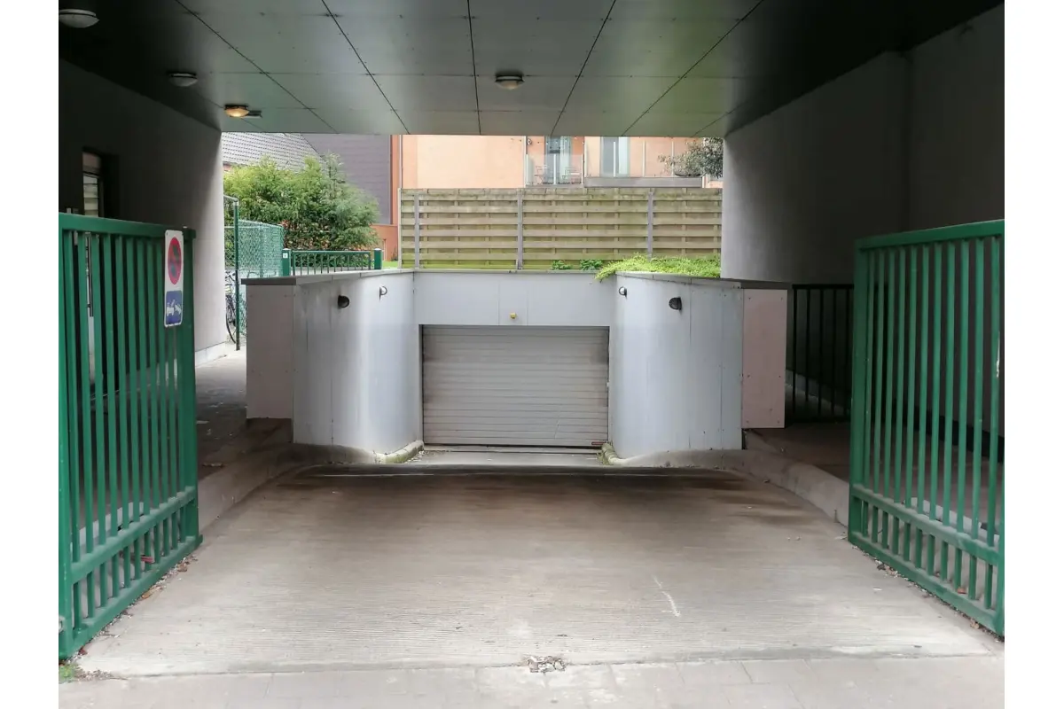 Parking & garage te  huur in Gent 9000 100.00€  slaapkamers m² - Zoekertje 744027