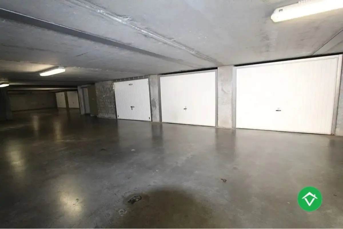 Parking & garage te  huur in Koekelare 8680 85.00€  slaapkamers m² - Zoekertje 743973