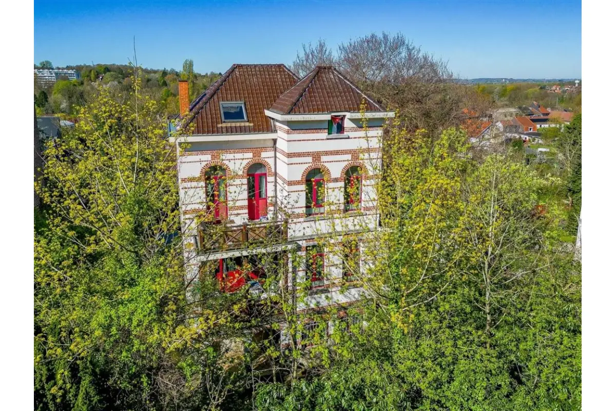 Handelszaak te  koop in Ukkel 1180 998000.00€ 6 slaapkamers 345.00m² - Zoekertje 743752