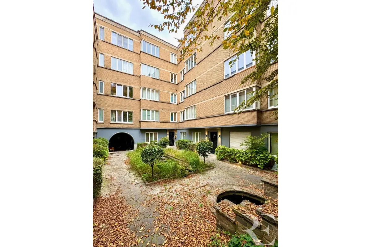 Appartement te  koop in Brussel 1000 249000.00€ 1 slaapkamers 68.00m² - Zoekertje 743583