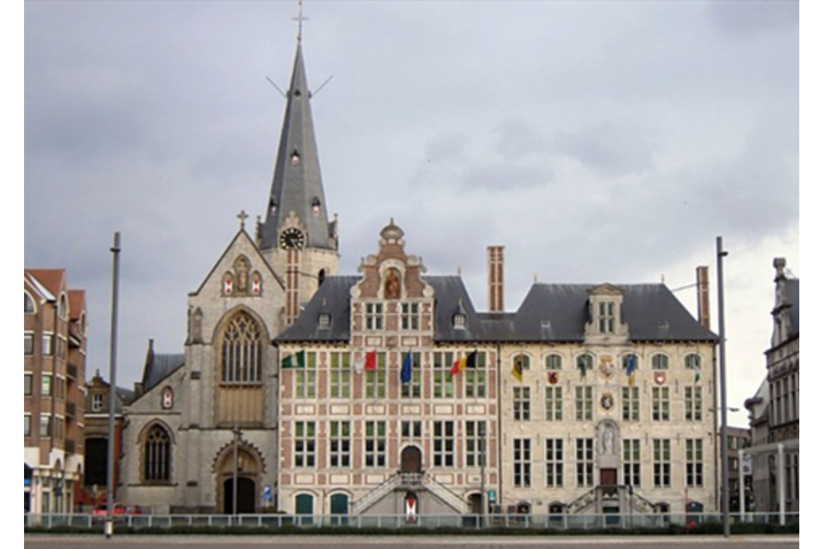 Huis te  huur in Sint-Niklaas 9100 1.00€ 1 slaapkamers 270.00m² - Zoekertje 744191