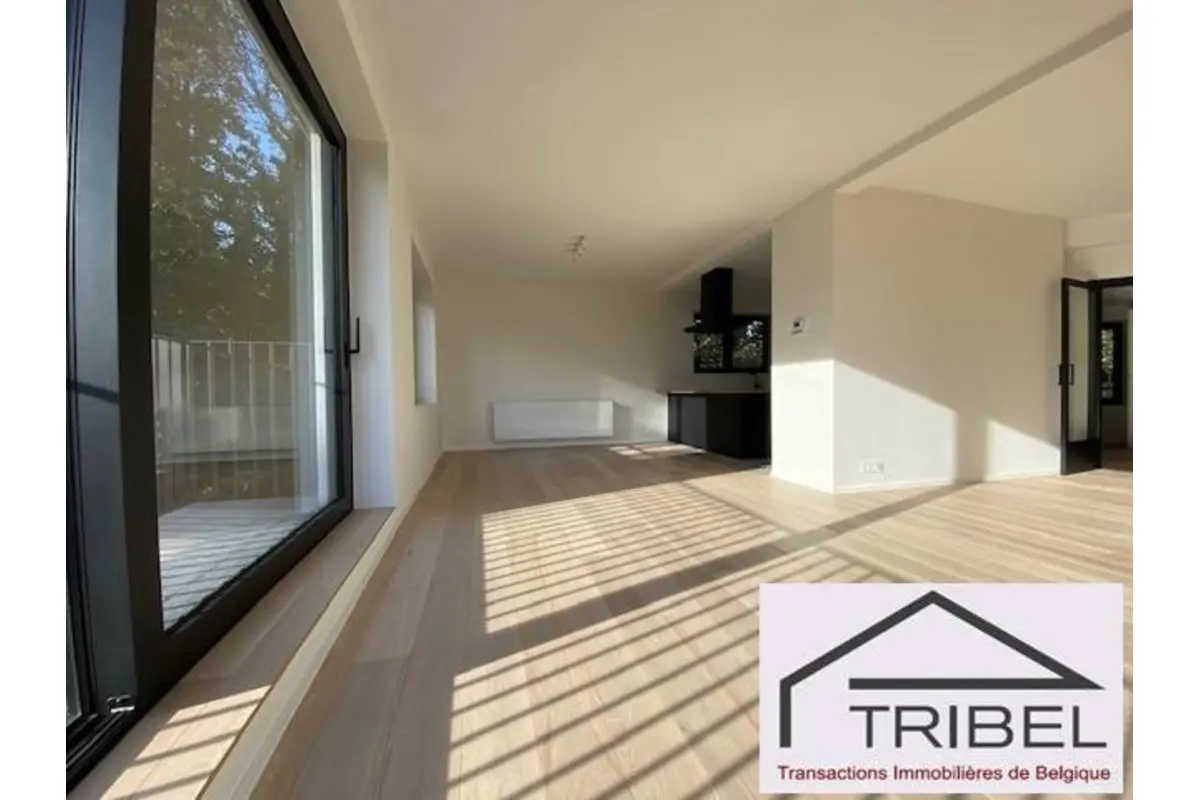 Appartement te  huur in Ukkel 1180 2300.00€ 3 slaapkamers 145.00m² - Zoekertje 743991