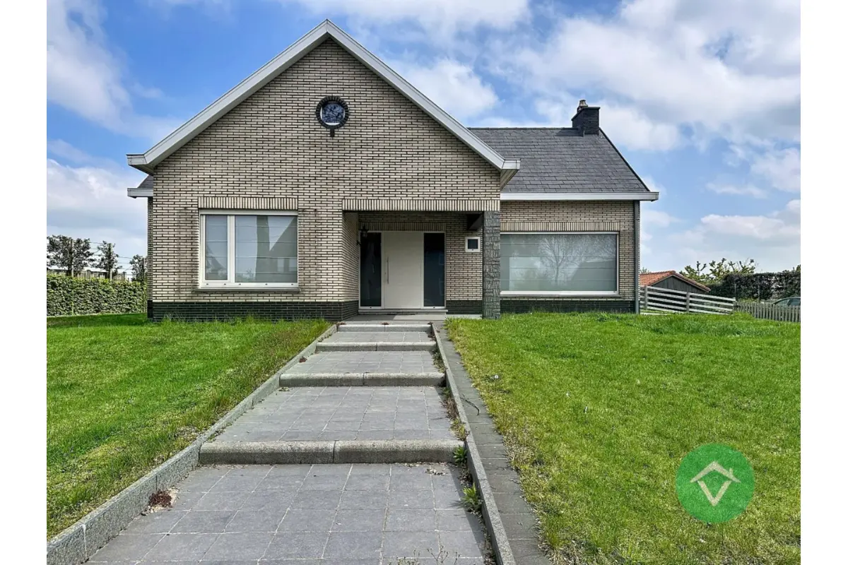 Huis te  huur in Ichtegem 8480 995.00€ 3 slaapkamers 300.00m² - Zoekertje 744340