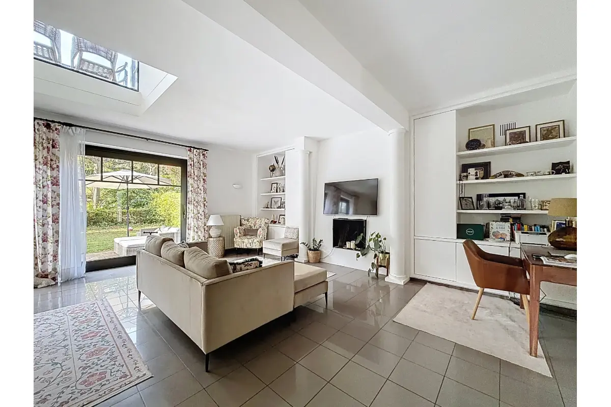 Appartement te  huur in Ukkel 1180 2400.00€ 3 slaapkamers 192.00m² - Zoekertje 744532