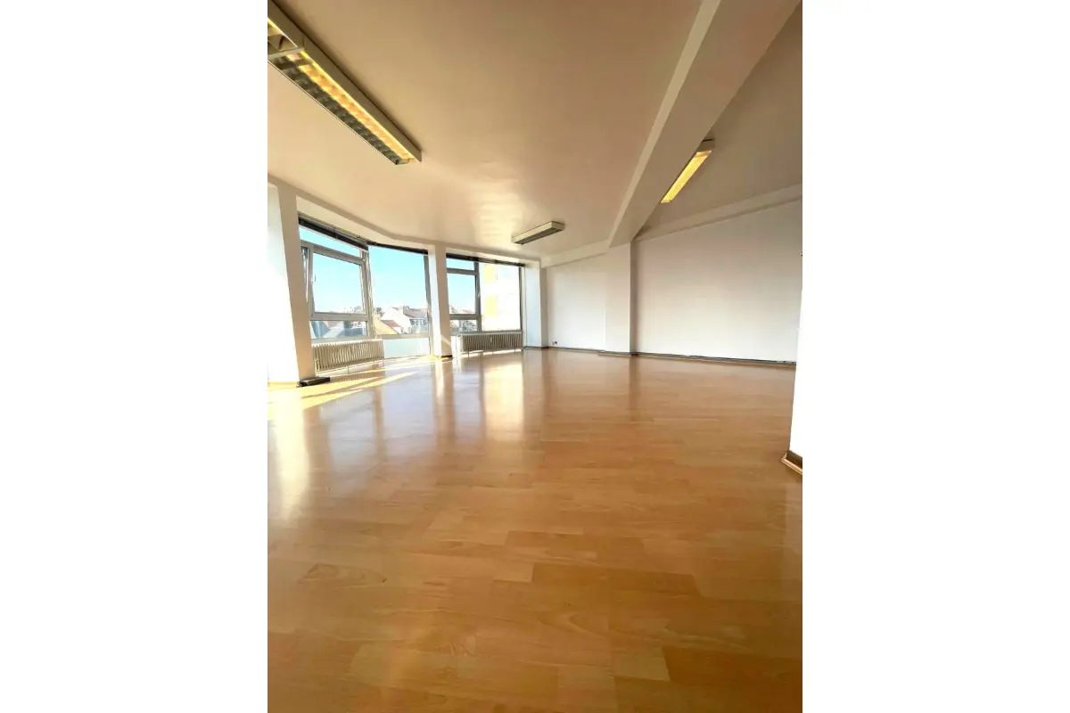Handelszaak te  koop in Brussel 1000 315000.00€  slaapkamers 160.00m² - Zoekertje 744553