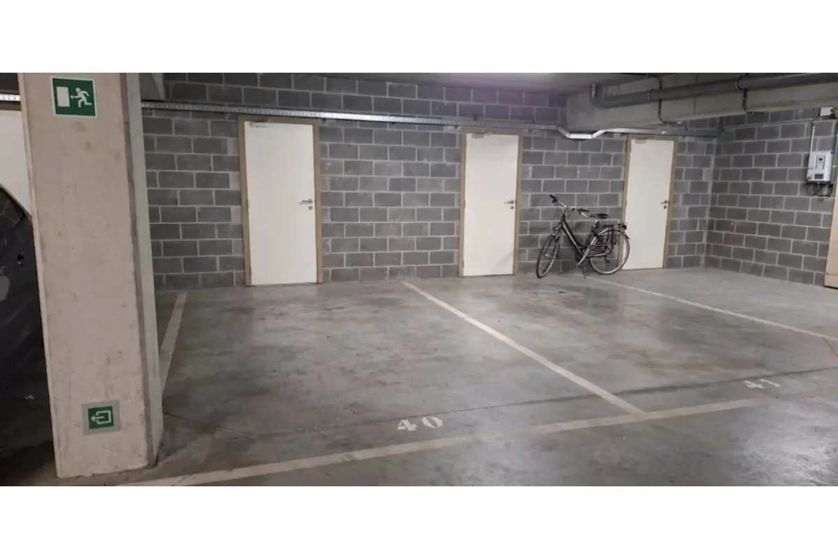 Parking te  in Waterloo 1410 25000.00€  slaapkamers m² - Zoekertje 744597