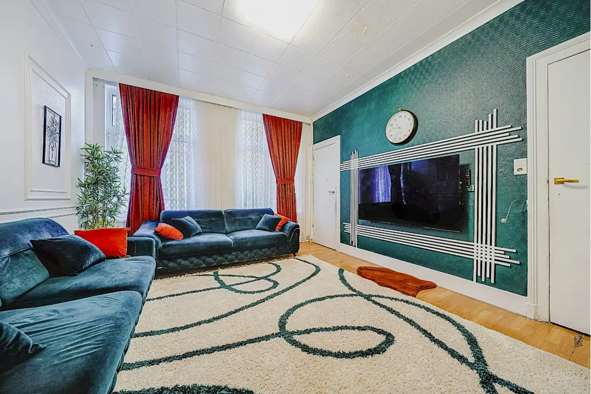 Appartementsgebouw te  koop in Sint-Jans-Molenbeek 1080 615000.00€ 6 slaapkamers 319.00m² - Zoekertje 744454