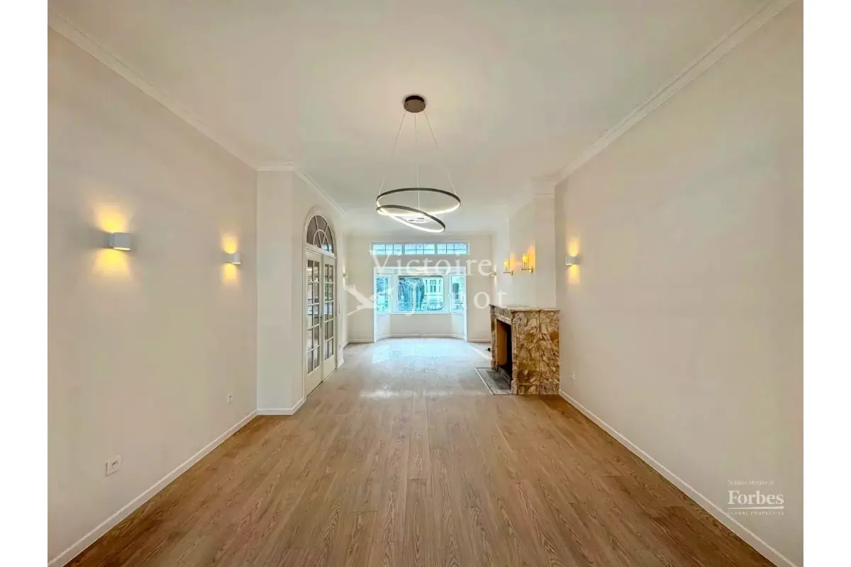 Huis te  huur in Sint-Lambrechts-Woluwe 1200 3200.00€ 4 slaapkamers 180.00m² - Zoekertje 746157