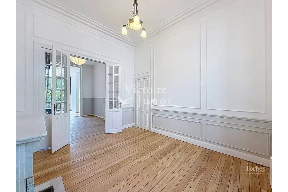 Triplex te  huur in Brussel 1000 2850.00€ 3 slaapkamers 200.00m² - Zoekertje 745468