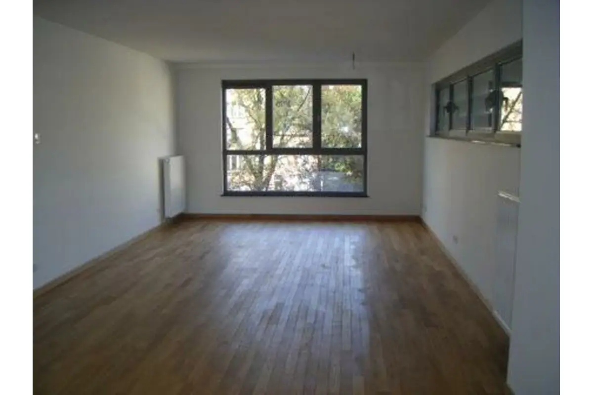 Appartement te  huur in Schaarbeek 1030 1550.00€ 3 slaapkamers 121.00m² - Zoekertje 746143