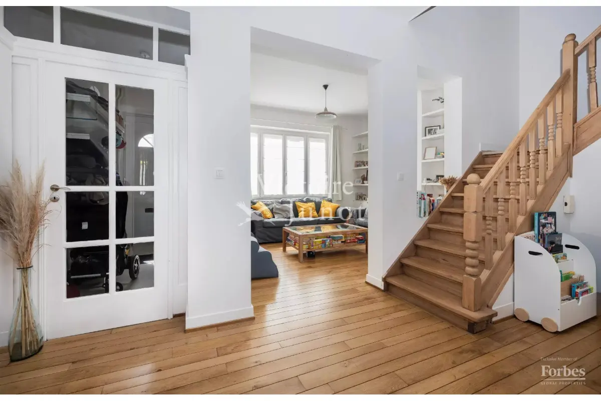 Huis te  huur in Sint-Pieters-Woluwe 1150 2700.00€ 4 slaapkamers 165.00m² - Zoekertje 746158