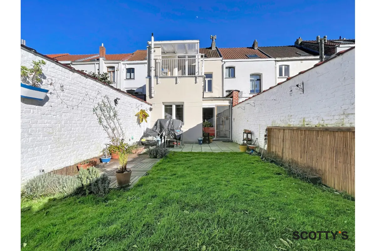 Appartementsgebouw te  koop in Ukkel 1180 599000.00€ 3 slaapkamers 186.00m² - Zoekertje 745893