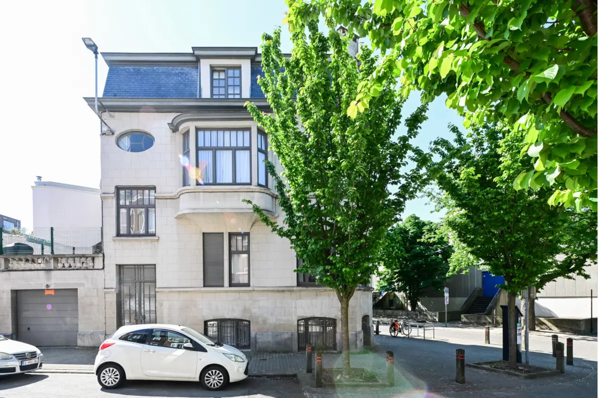 Huis te  huur in Etterbeek 1040 3650.00€ 4 slaapkamers 332.00m² - Zoekertje 746284