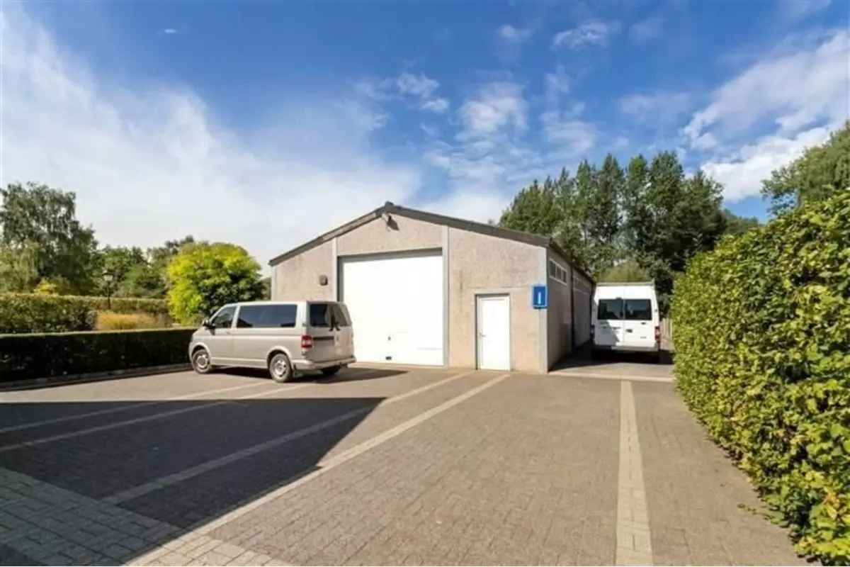 Commerce à vendre à Brakel 9660 740000.00€ 0 chambres m² - annonce 746359