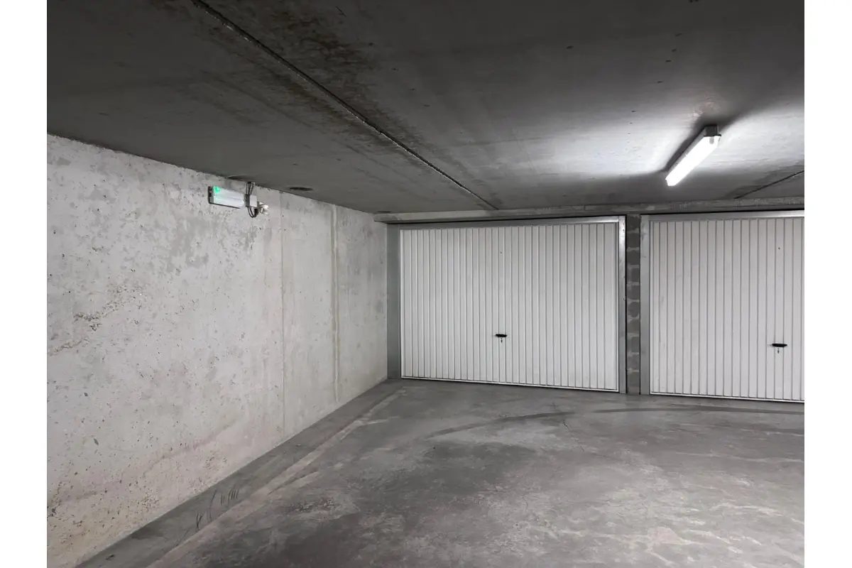 Parking & garage te  huur in Knokke 8300 180.00€  slaapkamers m² - Zoekertje 746410