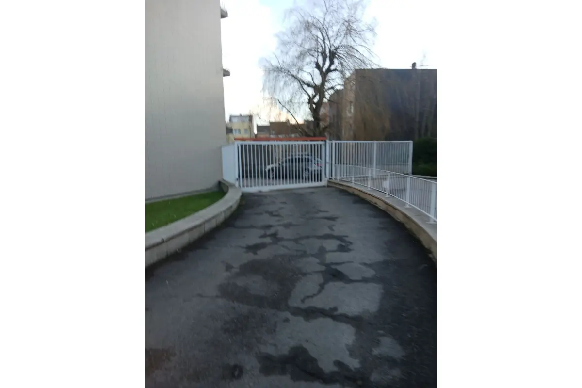 Box à vendre à Molenbeek-Saint-Jean 1080 27000.00€  chambres m² - annonce 746704